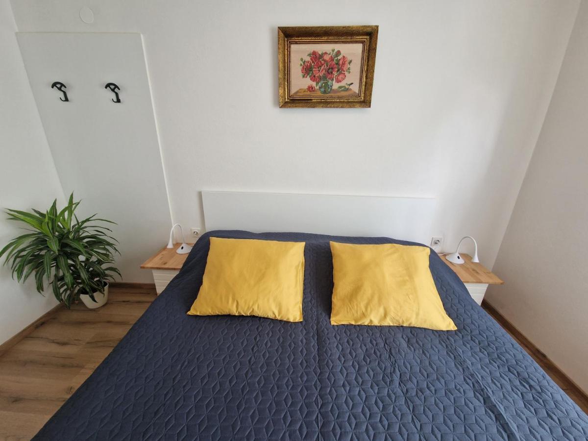 Appartamento Medeni Apartma Pivka Esterno foto